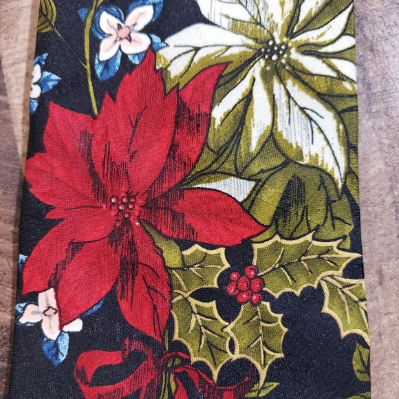 Hallmark holiday poinsettia and holly tie - Picture 3 of 7